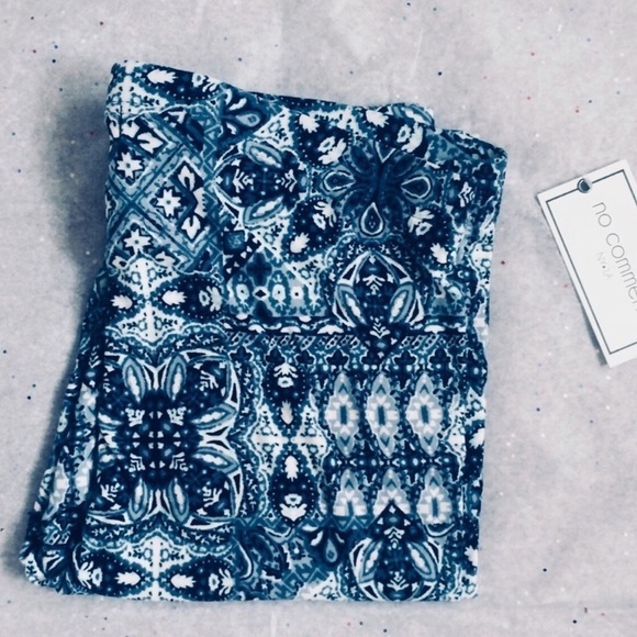 Super Soft Blue Patterned Leggings - Picture 2 of 4